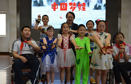 用爱与智慧点亮特殊儿童的未来——记上海市浦东新区特殊教育学校校长周美琴